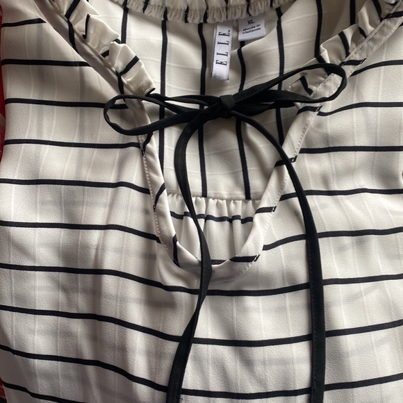 Women’s blouse new no tags size XL.  #5 - Picture 8 of 8